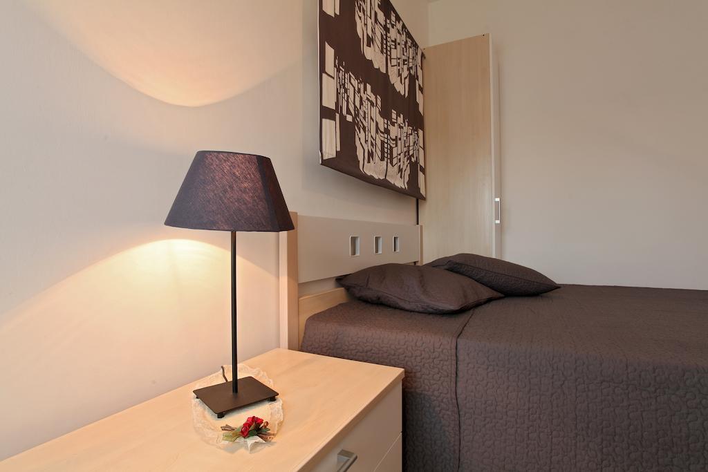 B&B Residenza Bianco Alle Grotte Di Castellana Castellana Grotte Rum bild