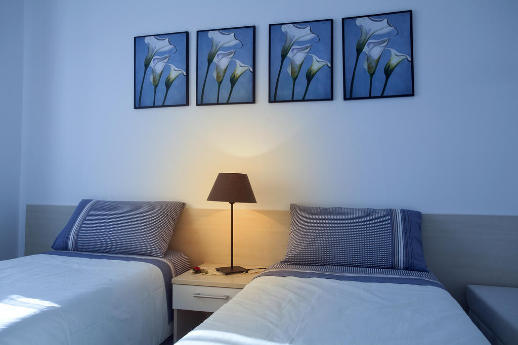 B&B Residenza Bianco Alle Grotte Di Castellana Castellana Grotte Rum bild