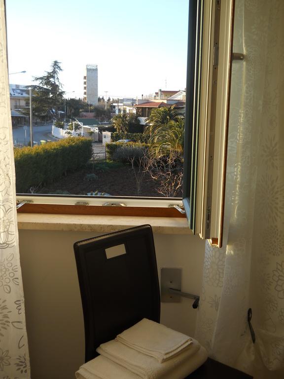 B&B Residenza Bianco Alle Grotte Di Castellana Castellana Grotte Rum bild