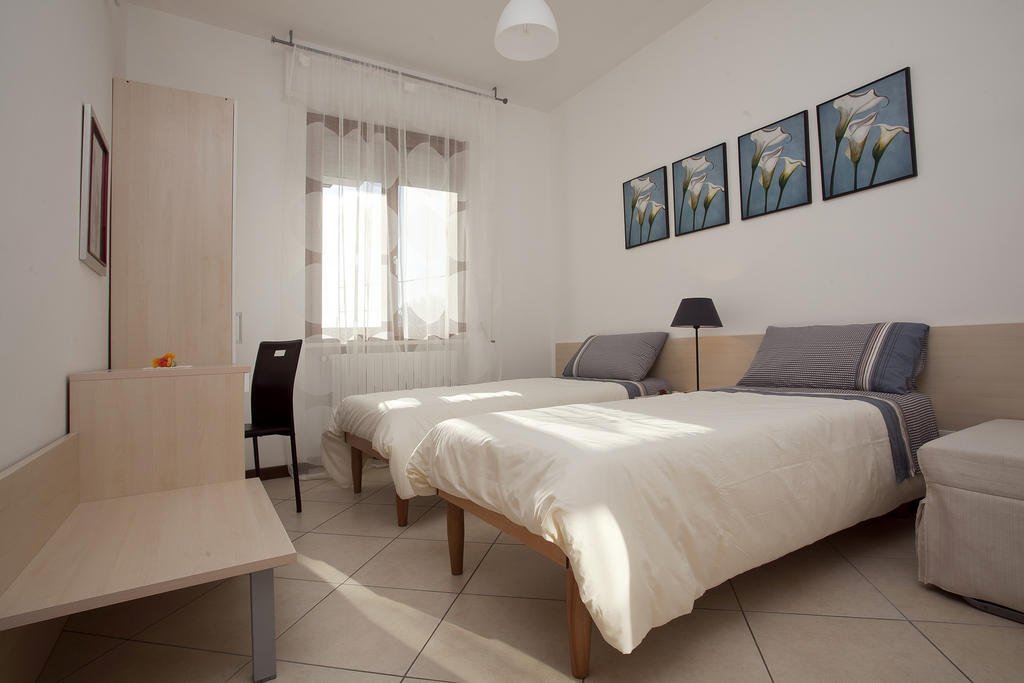 B&B Residenza Bianco Alle Grotte Di Castellana Castellana Grotte Rum bild